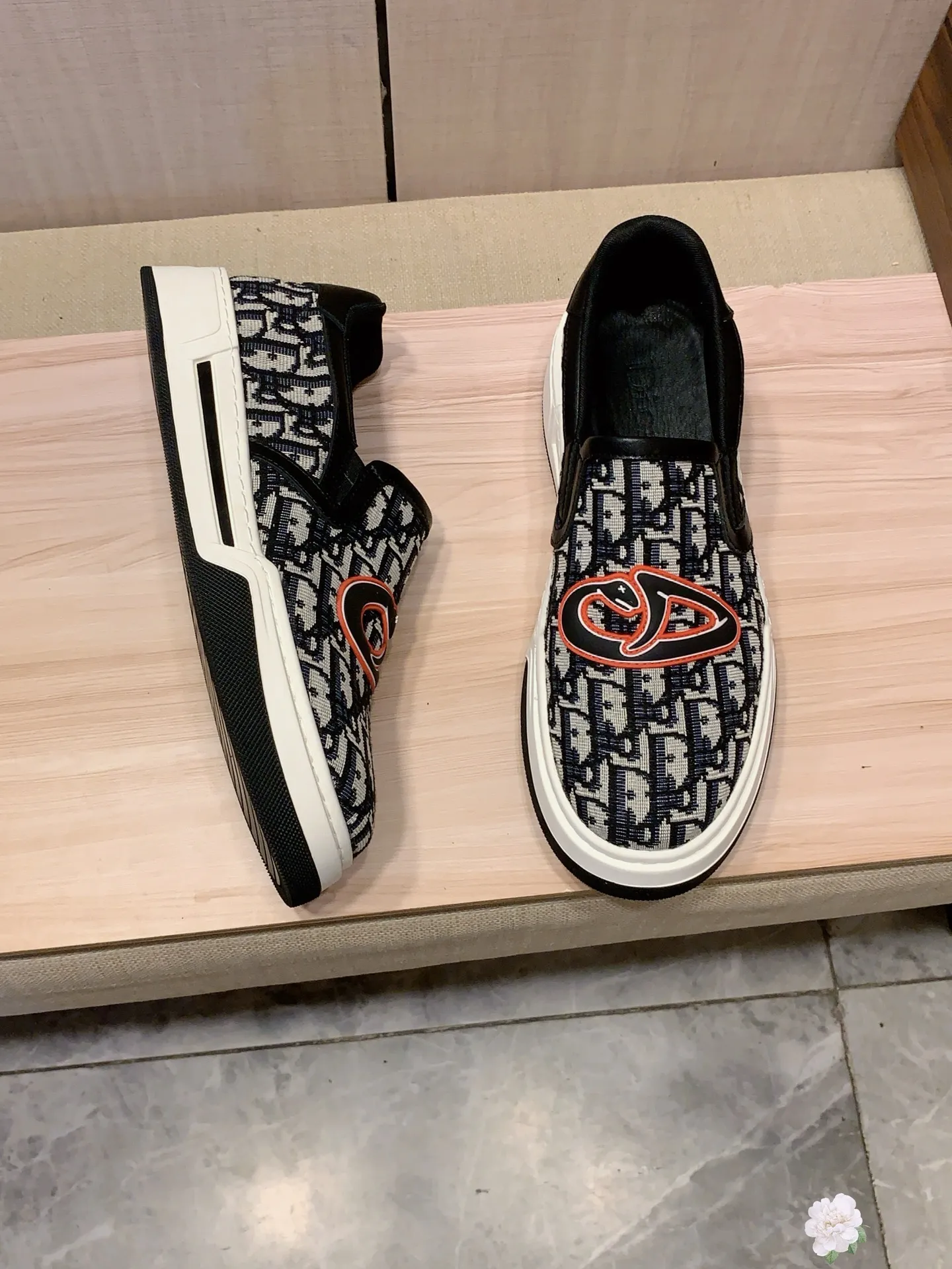 Men's men's shoes💰400💰💰🎩🎩[Lightning][Lightning] "Dior DIOR*" The latest • popular casual shoes, top brand [seduce] luxury ~ purchasing agency, top ~ quality. [Strong] The upper is made of imported breathable cowhide with fabric material ➕ Breathable sheepskin feet (•) and fine workmanship. The original stylish and stylish soft rubber wear-resistant and non-slip outsole is light and comfortable on the feet. The real thing looks better when photographed in person. Code 111: Code: 38-44, 2️⃣colors selected